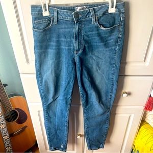PAIGE Skinny Blue Jeans